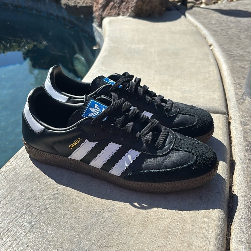 adidas black sambas